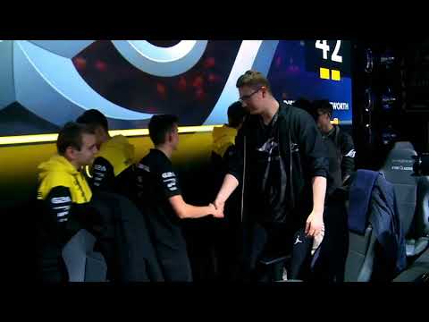 Dendi and Puppey hug NaVi vs Team secret