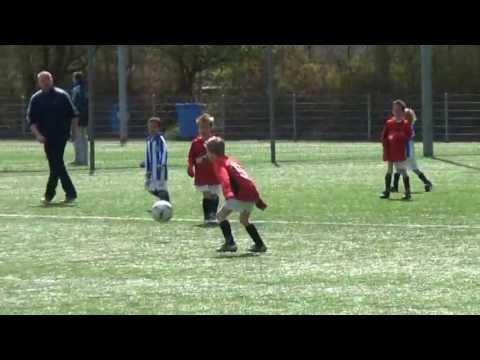 Rijnvogels F7 spelen wedstrijd tegen UVS F9
