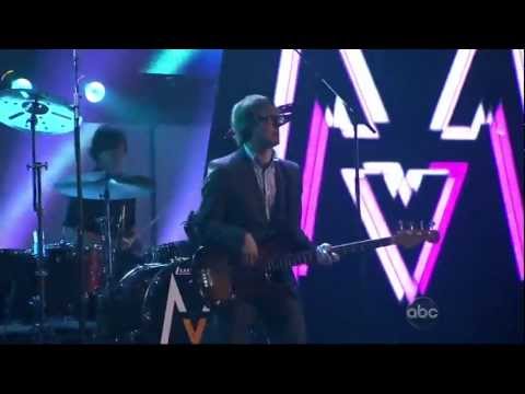 Maroon 5 ft Christina Aguilera - Moves like jagger HD AMA 2011 - at American Music Awards 2011