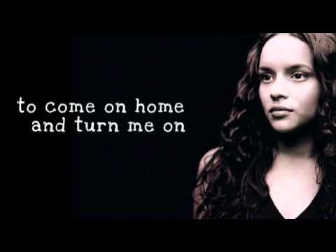 Turn Me On - Norah Jones (Lyrics)