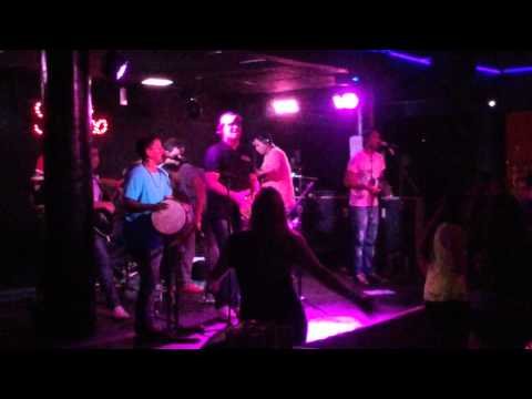 GRUPO NULANCE ( MULHER NÃO MANDA EM HOMEM )