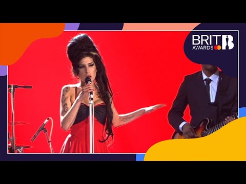 Amy Winehouse - Rehab (Live at The BRITs 2007)