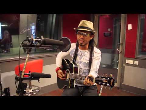 Elly AXL'S Tetapkan Jiwaku acoustic solo