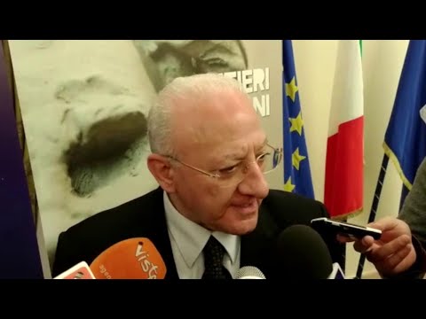 De Luca: "Falò della camorra, i giovani di Castellammare resistano"