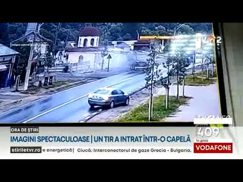 Accident spectaculos în Titu: un TIR a intrat în capela unei biserici
