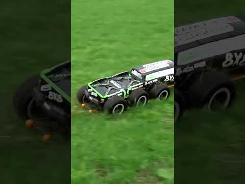 Dieses 8x8 RC FAHRZEUG kostet über 6 000€! #shorts