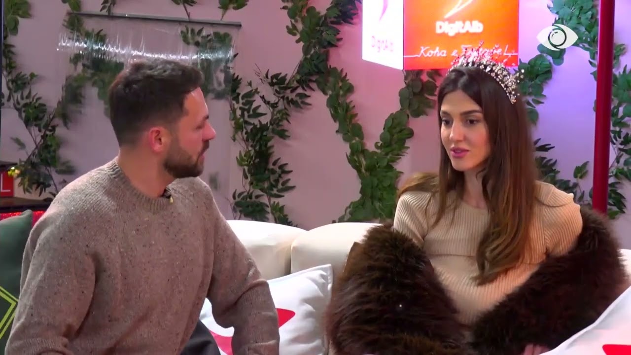 “Një metër larg”/ Olsi ulet pranë Loredanës për t’i marrë kurorën