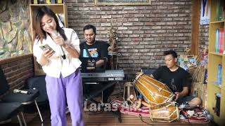 Download lagu SIRNA...(dipopulerkan oleh Atep Galura) Cover by #laras ayu edisi latihan #bajidors #pencugkeun... mp3 Download lagu SIRNA...(dipopulerkan oleh Atep Galura) Cover by #laras ayu edisi latihan #bajidors #pencugkeun... mp3