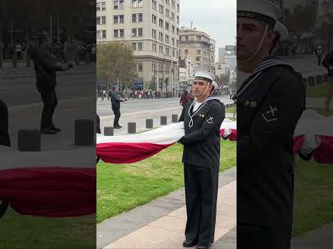 Izamiento de Gran Bandera en #Santiago por el #MesDelMar #ChileEsTricontinental #armada #chile