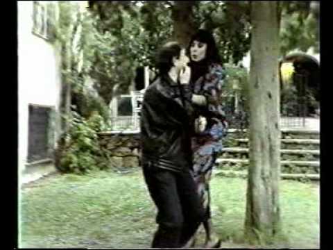 τρελλες αστυνομικινες απιθανα θυληκα