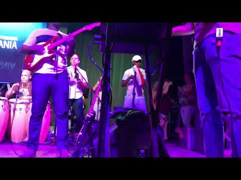 Alexander Abreu y habana de primera