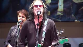Y062. Todd Rundgren Black and White Official Live