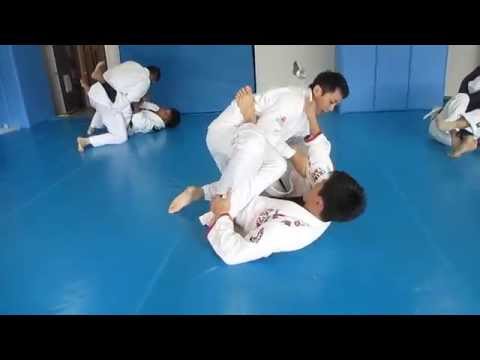 石塚さんガードからテイクダウン!【船橋市・格闘技道場】