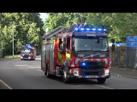 Stockport + Whitehill Double Pump Responding - Greater Manchester Fire & Rescue Service