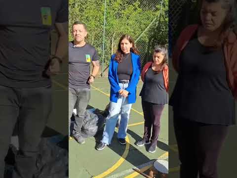 LÉO SANTOS JUNTOS E MISTURADOS NO PROJETO CAPOEIRA DO LAR DO CAMINHO