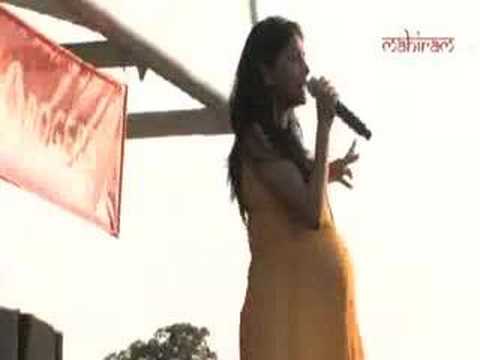 Devika Mathur performing performing at the MMM festival 2007