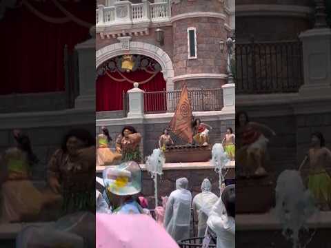 O verão chegou à Disneylândia de Xangai! Moana Water Show! #disneyparks