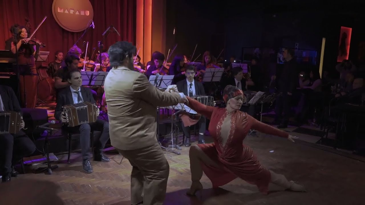 Video thumbnail for La Cumparsita- Claudio González & Julia Urruty (Speedy Voleos y Bomba Sexy) en D'Arienzo Sinfónico