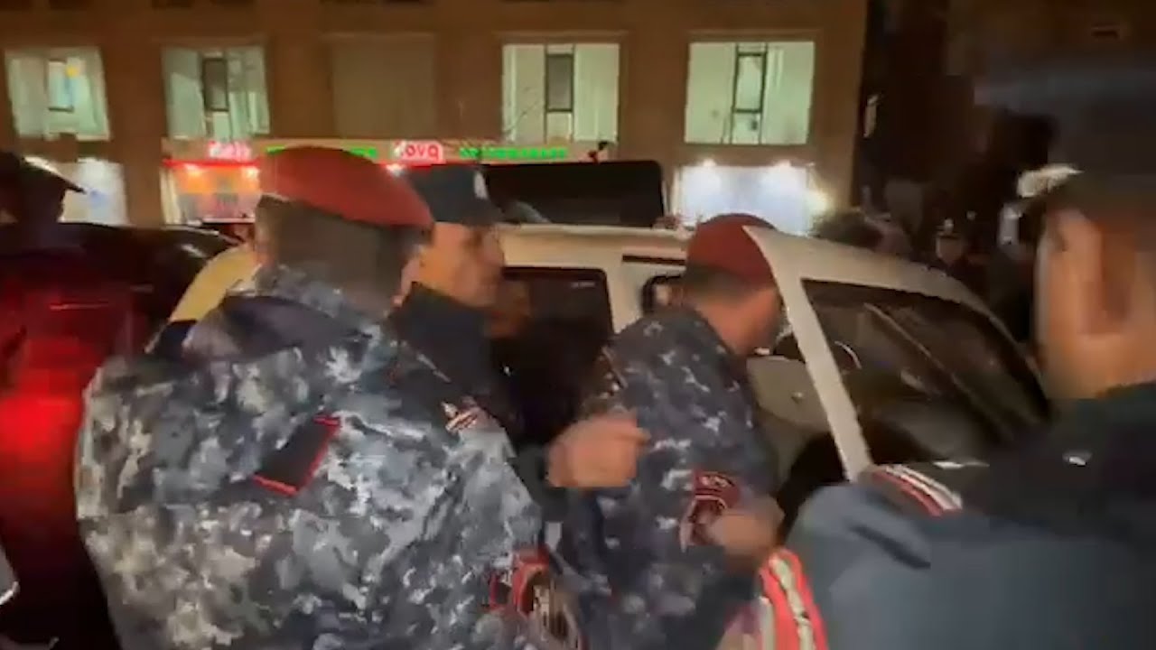 Կարմիր բերետավորները բերման ենթարկեցին տղամարդ ակտիվիստներին. ակցիան ավարտվեց