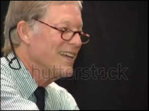 Richard Chamberlain: Book Signing, West Hollywood (05 Jun 2003). PART 2