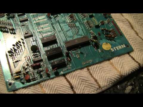 Repairing an acid-damaged Stern MPU-100, Bally 35 board - PinballHelp.com