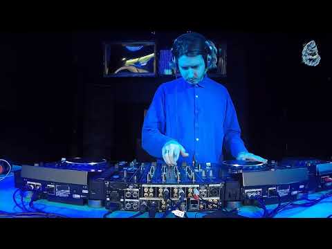 The Blue Oyster: Borucci / 12.05.20 / 18-19