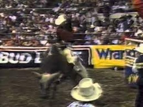 Ty Murray vs Gunslinger - 94 PBR Nashville (93 pts)