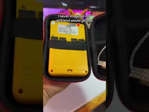 Play 20,000 retro games on the r36s #gaming #retrogaming #nintendo #r36s #console #ps4 #ps5