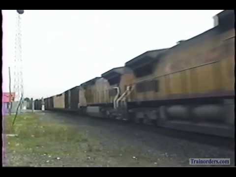 Classic Railroad Series 592 - UP and Amtrak at Centralia, WA September 13, 1997