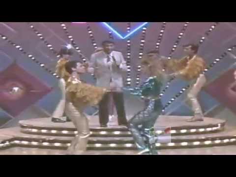 Don Francisco canta 'El Bailongo' (un corto clip) Sábado Gigante~Clásico (Rose Video)