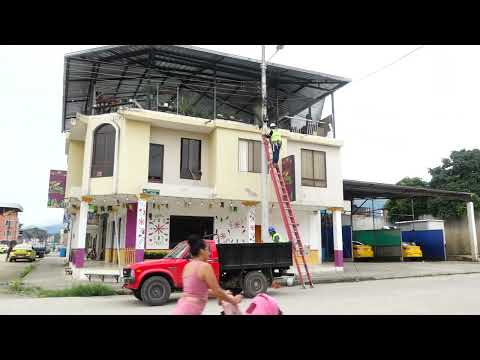 EERSSA reemplaza luminarias para mejorar iluminación y seguridad en el cantón El Pangui