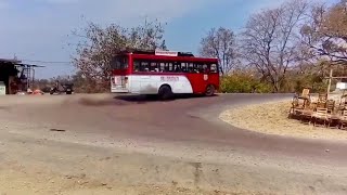 preview picture of video 'Una Highways speedy bus on hairpin bend in Himachal'