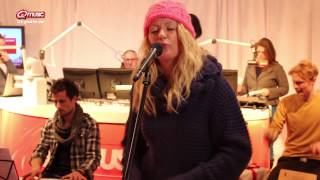 Q-music (NL): Miss Montreal - Being Alone At Christmas (live bij Q-kerstkado actie)