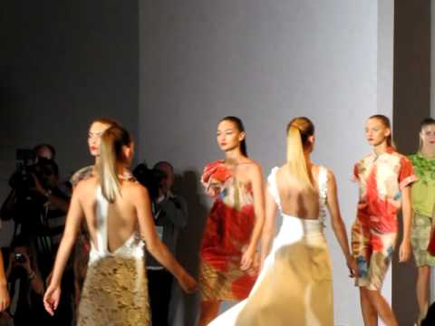 Nicole Farhi Fashion Show - London Fashion Week Spring Summer 2012