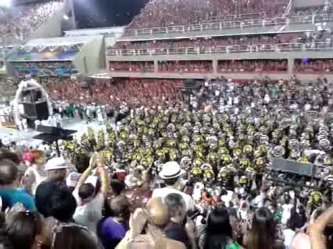 Bateria da Mangueira 2012 - Paradinha Completa