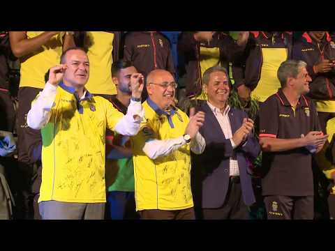 Las Palmas Atlético celebró su ascenso a 2ªB en la plaza de Santa Ana
