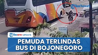 Download lagu VIDEO CCTV Detik-detik Kecelakaan di Jalur Bojonegoro-Babat, Seorang Pemuda Tewas Dilindas Bus mp3