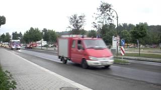 preview picture of video 'Hochwasser: Feuerwehren aus Dingolfing-Landau brechen nach Deggendorf auf I pnp.de'
