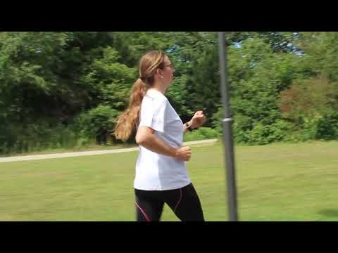 Nordic Walking Technik: Den Oberkörper in den Bewegungsablauf einbeziehen