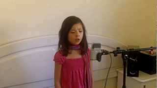 10 Year Old Girl Sings Hallelujah