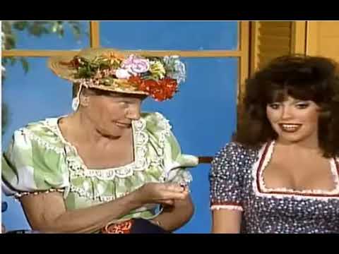 Minnie Pearl skit on hee haw