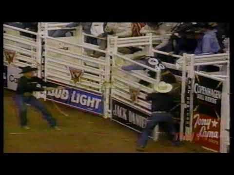 Tuff-E-Nuff bucks Leslie Doyle - 98 PBR Odessa