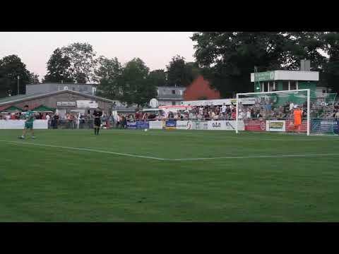 Halbfinale SHFV-LOTTO-Pokal PSV Neumünster - VfB Lübeck Youssef Bouzoumita schießt vorbei