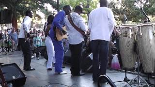 Oliver Mtukudzi at Los Gatos Music in the Park, July 2013   Guitarist: Zivanai Masango