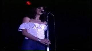Linda Ronstadt - Love Is A Rose (1976) Offenbach, Germany