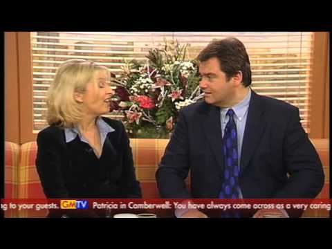 Fiona Phillips says goodybe to GMTV viewers with tears in her eyes