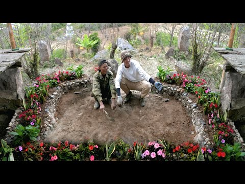 Blooming Flowers All Around the House: Tuan and Uncle Manh Admire the Beauty / SUNG A PAO