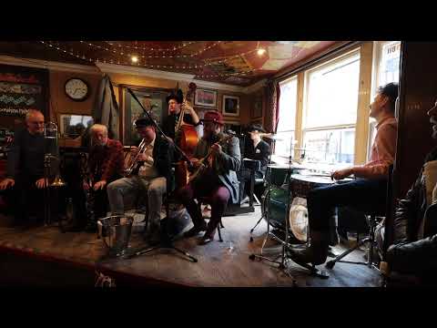 Jazz Me Blues - Trudgeons Trad Jazz Troubadours Feat:  Lewis Taylor, Hunter Burgamy & Joplin Parnell