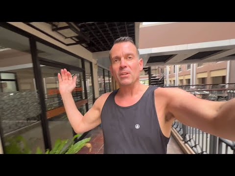 Beach Front Hotel Under $43 USD Night  Baywalk Residence Pattaya Tour