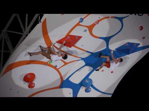 Jan Hojer vs. Josh Levin in the quarter-final round of Psicobloc Masters 2016